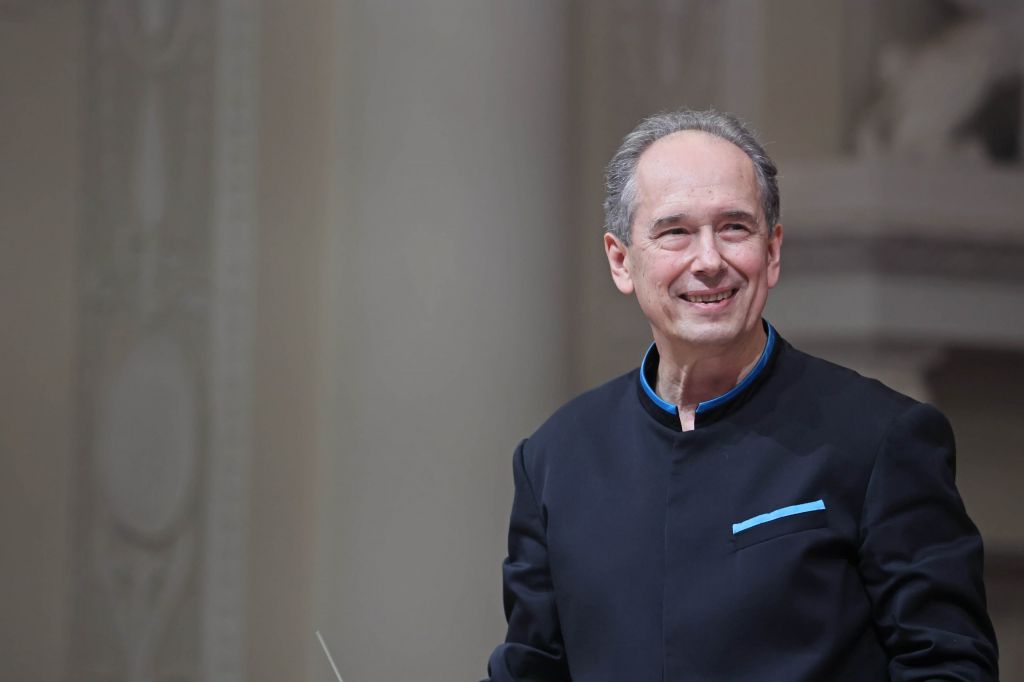 «Орфей» первым поздравит Дмитрия Лисса!